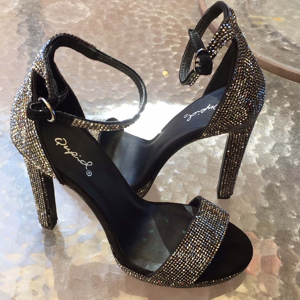 Qupid 4.5 platform glitter party shoes size 6.5